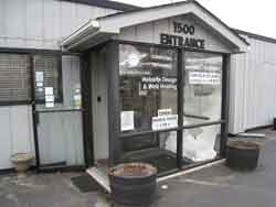 1500 Broadway in Anderson, IN glass enclosed north entrance